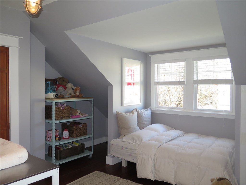 61 Overhill Road Providence, RI 02906 - Photo 25 of 40