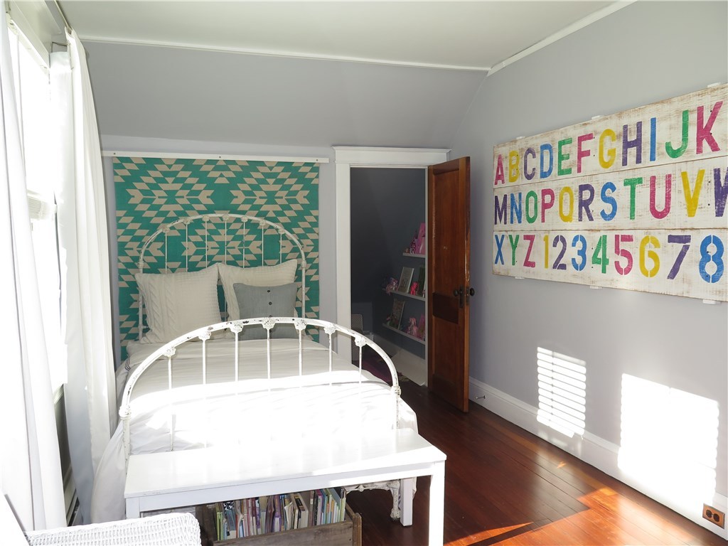 61 Overhill Road Providence, RI 02906 - Photo 32 of 40