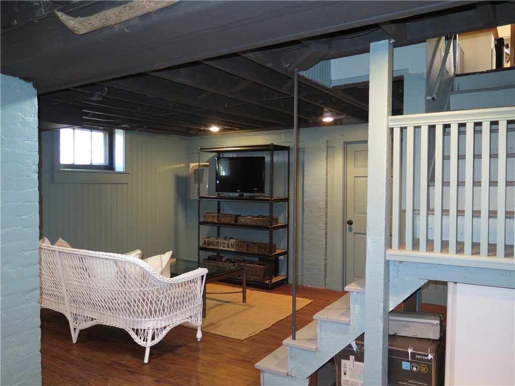 61 Overhill Road Providence, RI 02906 - Photo 36 of 40