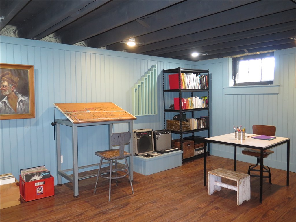 61 Overhill Road Providence, RI 02906 - Photo 37 of 40
