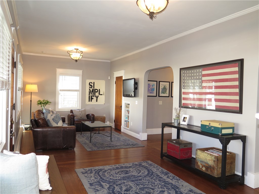 61 Overhill Road Providence, RI 02906 - Photo 5 of 40