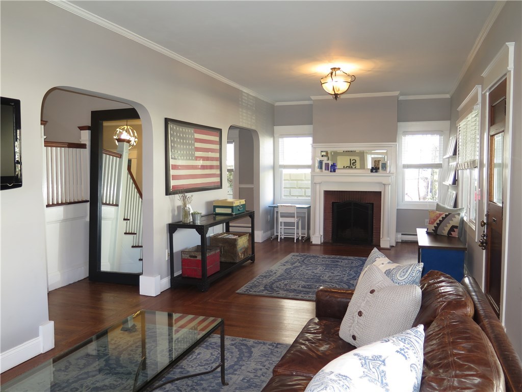 61 Overhill Road Providence, RI 02906 - Photo 7 of 40