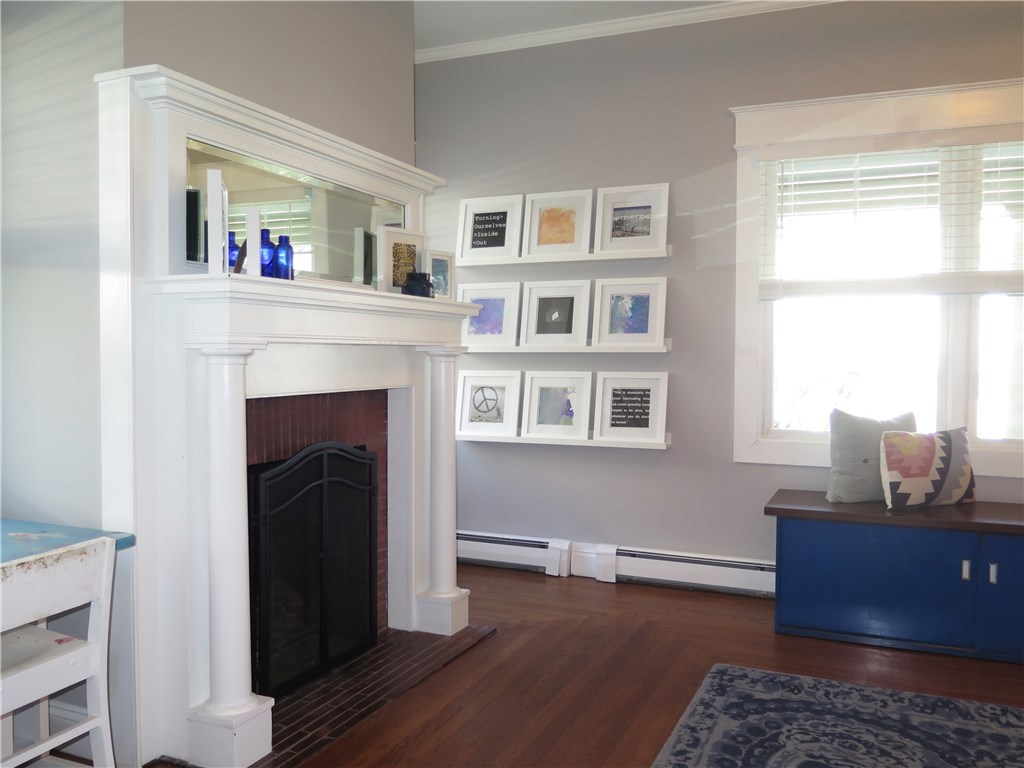 61 Overhill Road Providence, RI 02906 - Photo 8 of 40