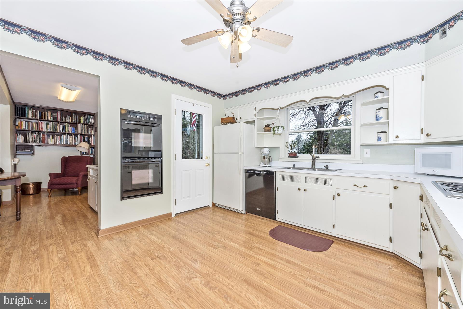 6014 Ridge Road Mount Airy, MD 21771 - Photo 14 of 30 New double wall ovens