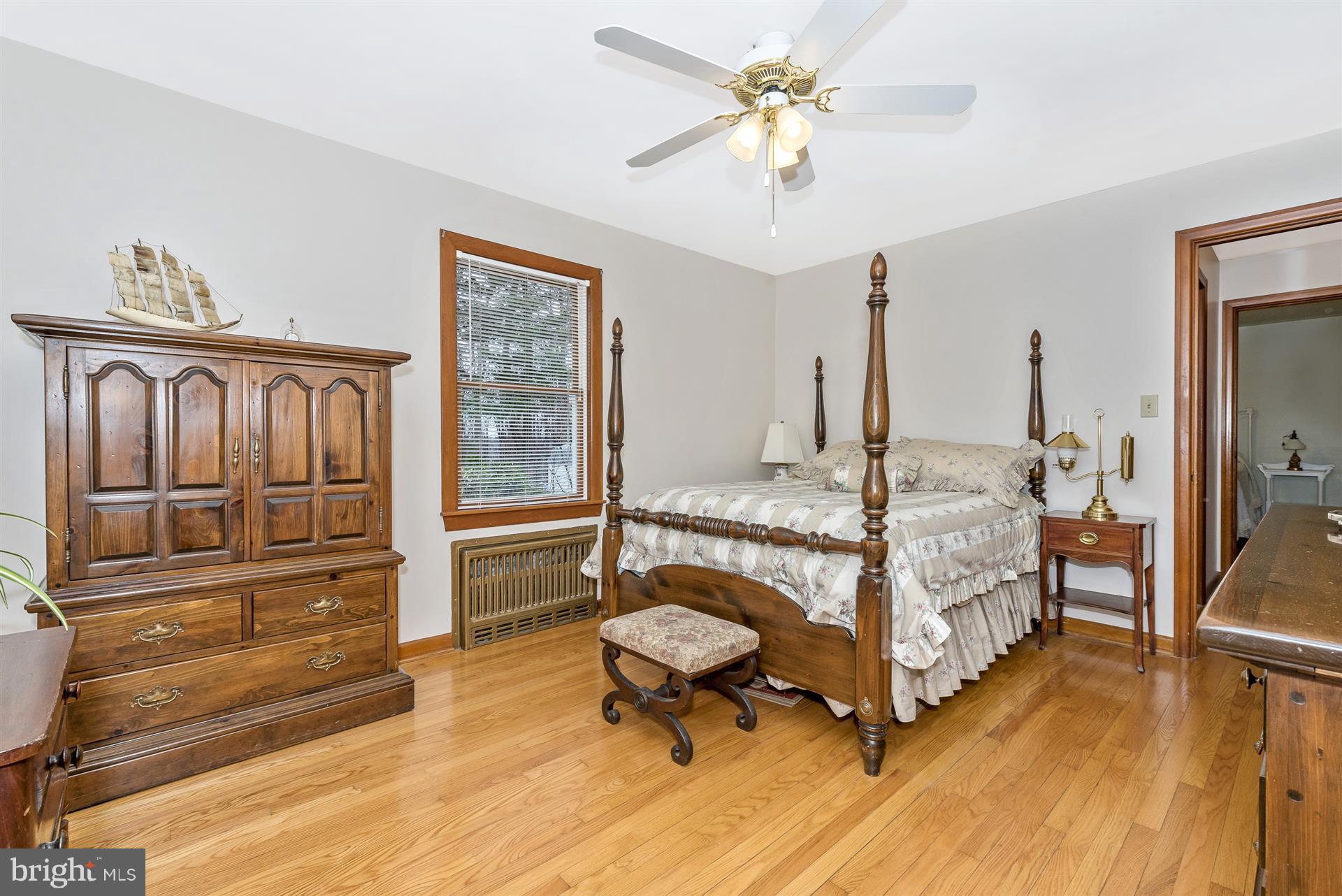 6014 Ridge Road Mount Airy, MD 21771 - Photo 24 of 30 Bedroom #2 with walk in closet