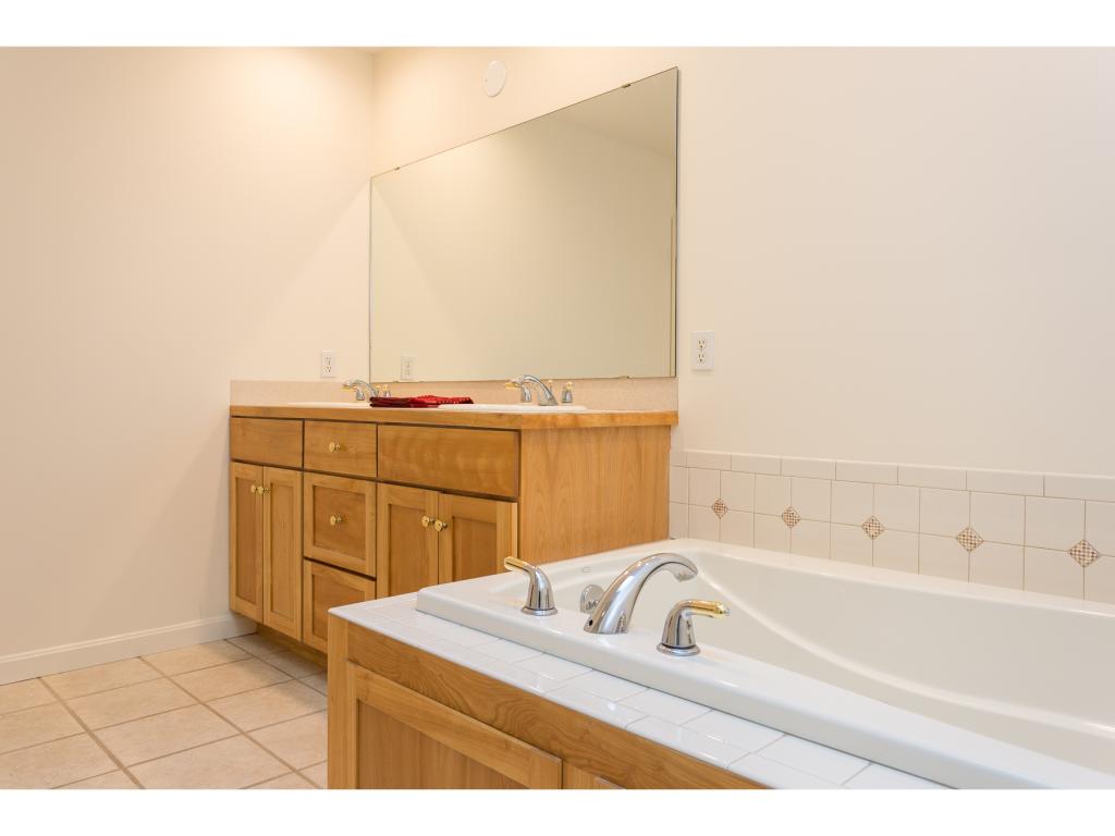 220 Cushing Road, Unit 220 Newmarket, NH 03857 - Photo 16 of 36 Gallery Image 16