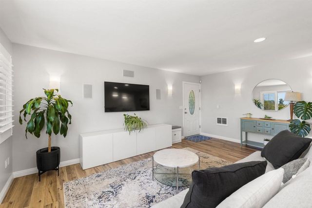 $760,000 | 155 Rosebay, Unit 49, Encinitas, CA 92024