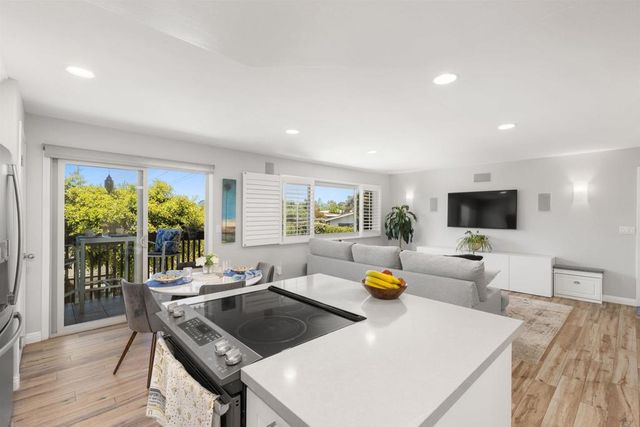 $760,000 | 155 Rosebay, Unit 49, Encinitas, CA 92024