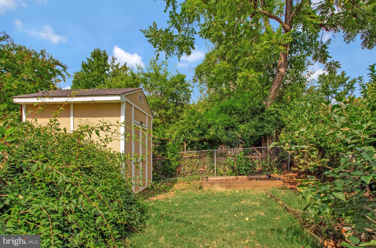 4106 Decatur Street Hyattsville, MD 20781 - Photo 44 of 50 Fabulous and useful shed!