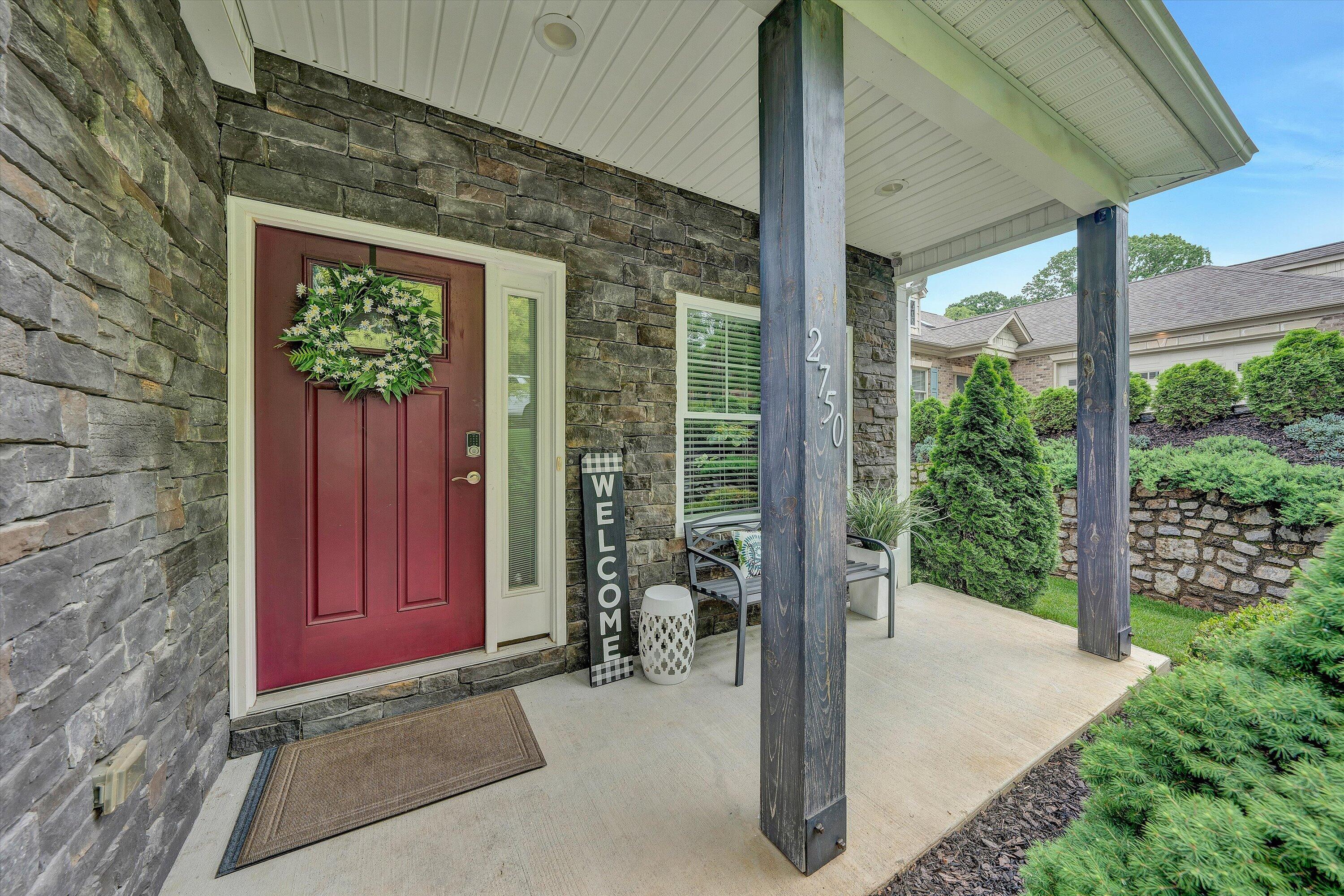 2750 McVitty Road Roanoke, VA 24018 - Photo 4 of 55 04-DSC00271
