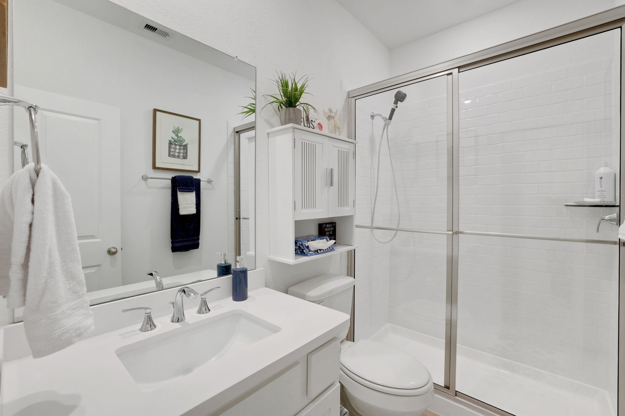 17710 Fernweh Court Conroe, TX 77302 - Photo 23 of 30 Full Bathroom #2