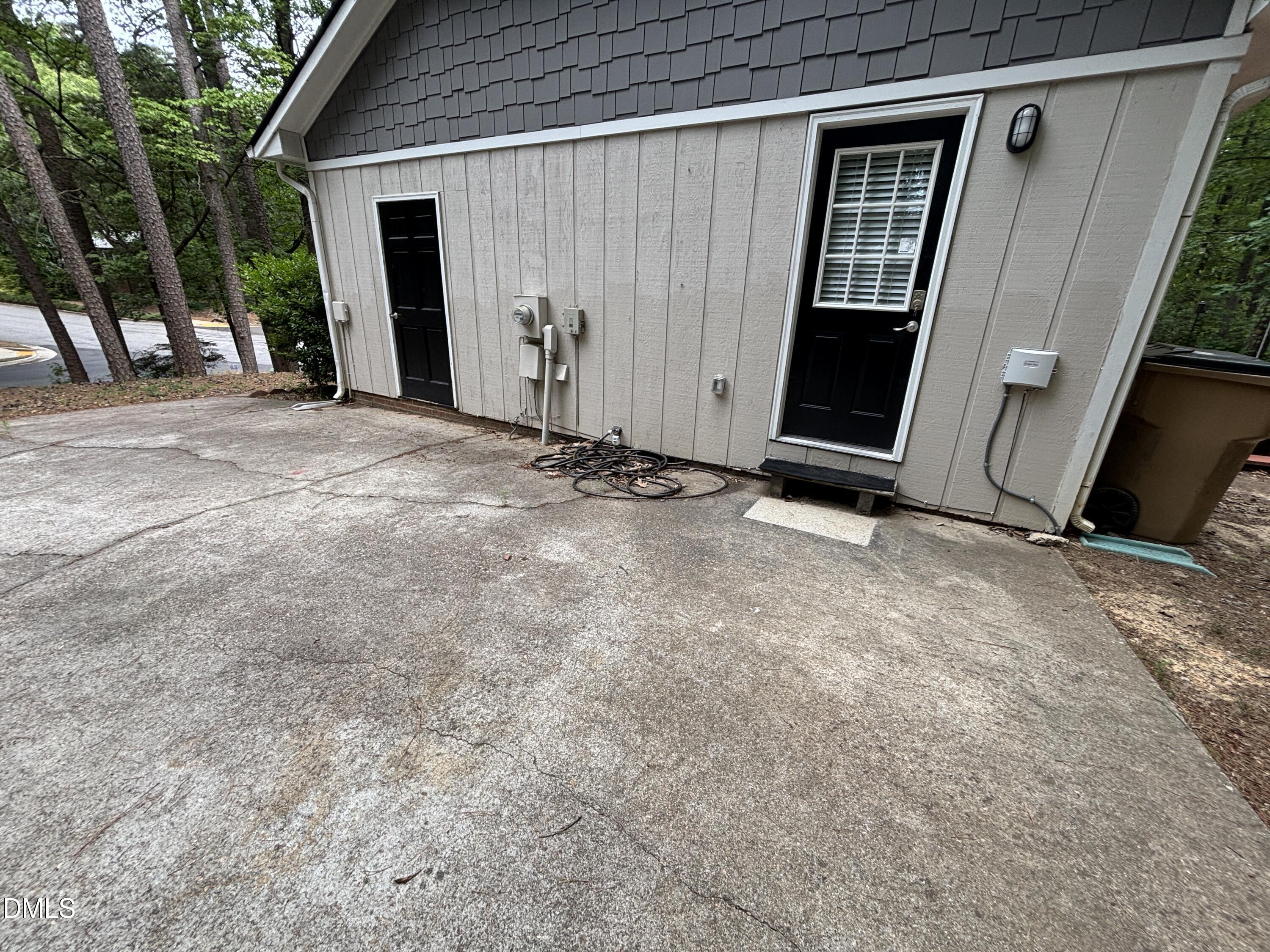 501 Merrie Road Raleigh, NC 27606 - Photo 7 of 63 20260616_142640509_iOS