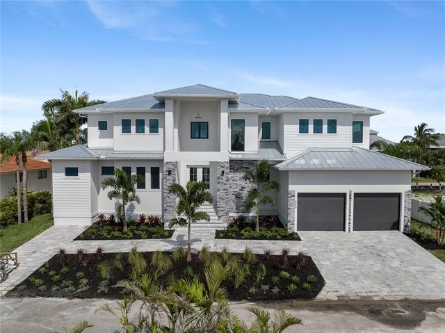 $5,049,000 | 569 Bayview Drive, Longboat Key, FL 34228
