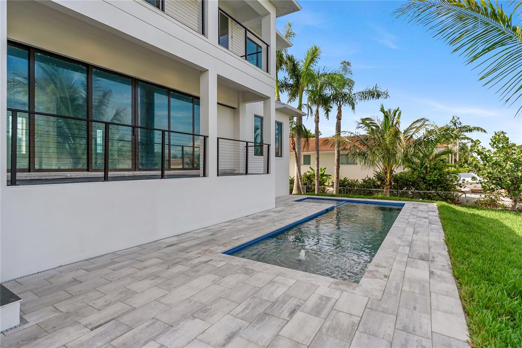 569 Bayview Drive Longboat Key, FL 34228 - Photo 11 of 89