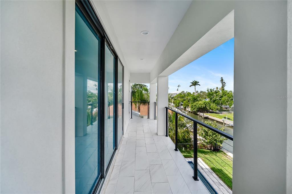 569 Bayview Drive Longboat Key, FL 34228 - Photo 17 of 89