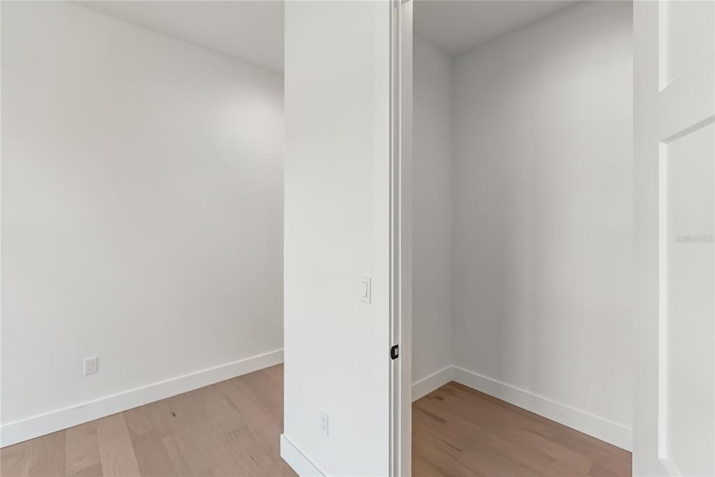 569 Bayview Drive Longboat Key, FL 34228 - Photo 23 of 89