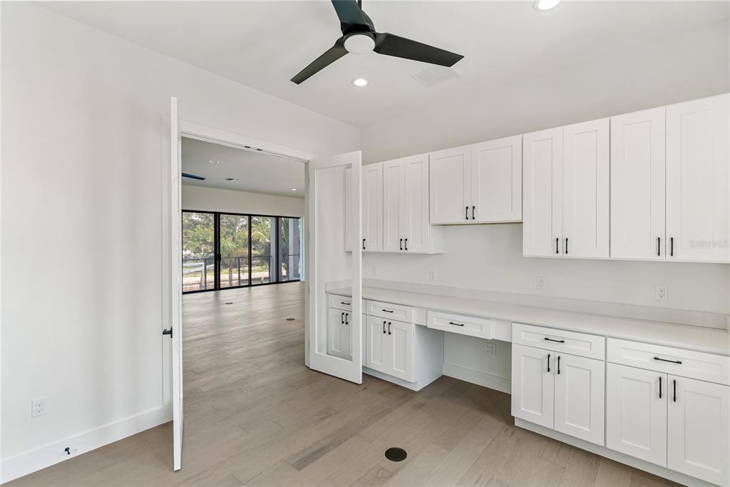 569 Bayview Drive Longboat Key, FL 34228 - Photo 26 of 89