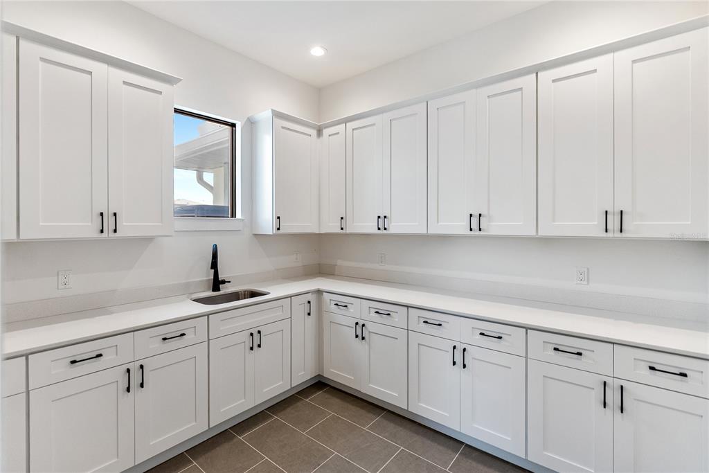 569 Bayview Drive Longboat Key, FL 34228 - Photo 29 of 89