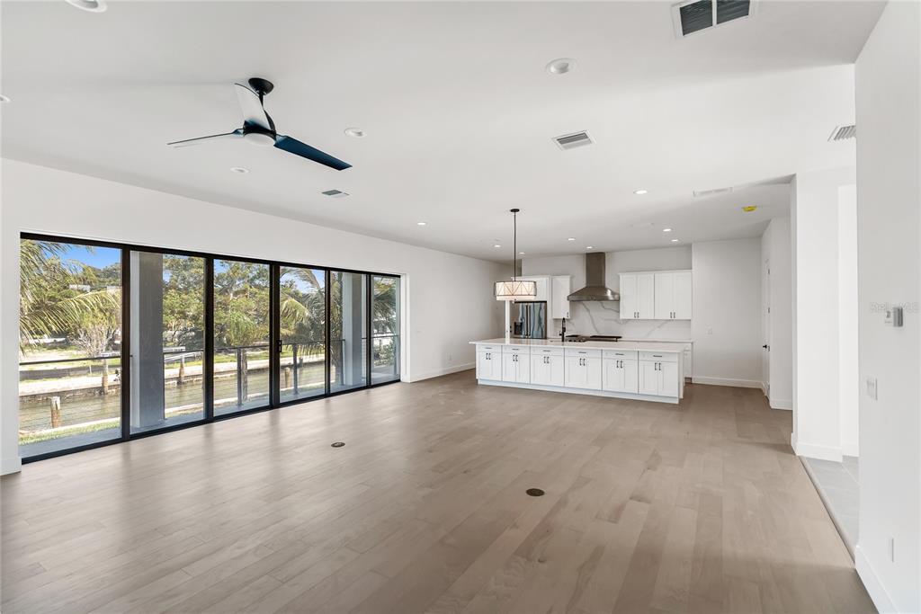 569 Bayview Drive Longboat Key, FL 34228 - Photo 35 of 89