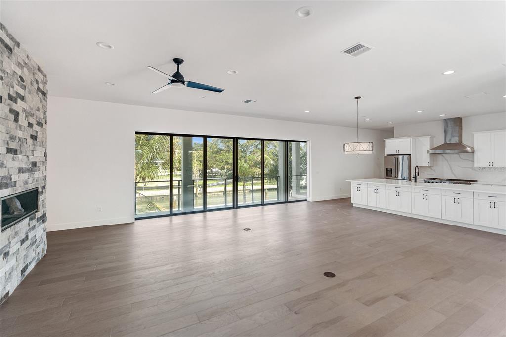 569 Bayview Drive Longboat Key, FL 34228 - Photo 39 of 89