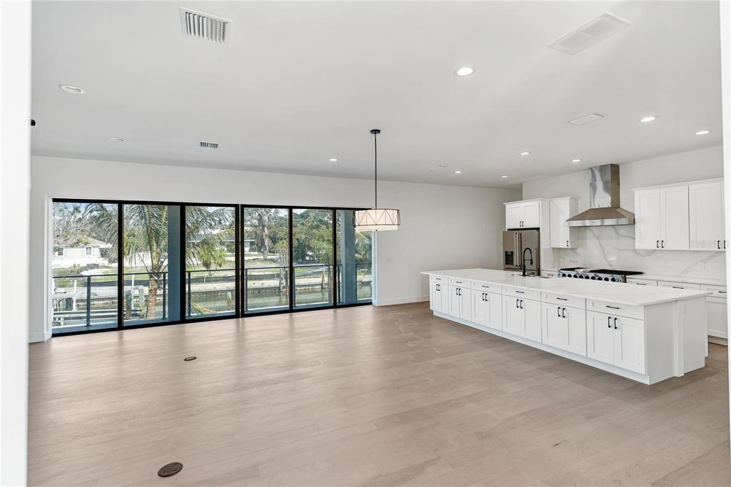 569 Bayview Drive Longboat Key, FL 34228 - Photo 41 of 89