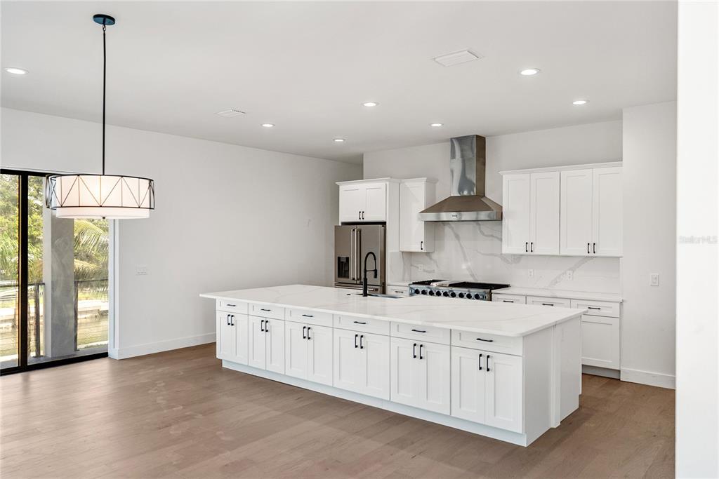 569 Bayview Drive Longboat Key, FL 34228 - Photo 42 of 89