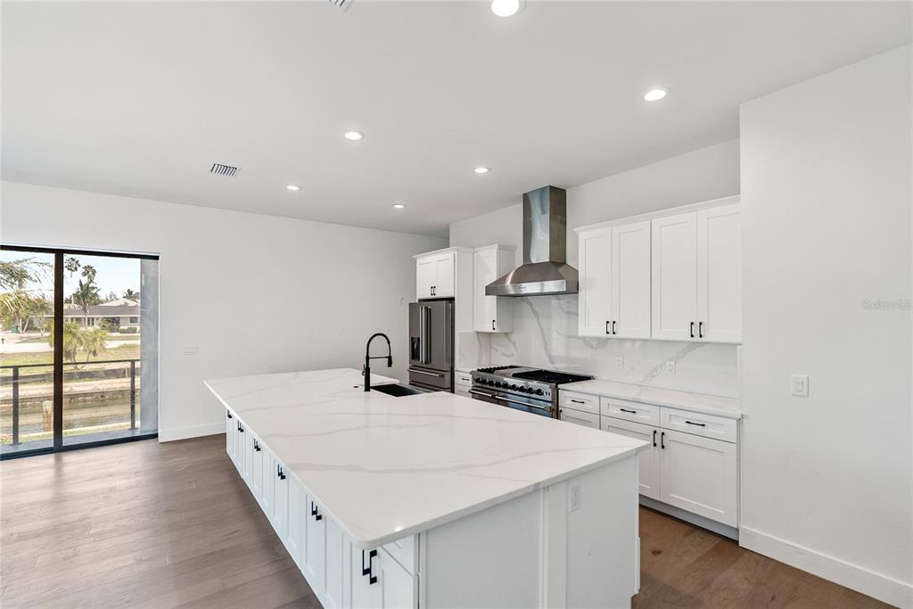 569 Bayview Drive Longboat Key, FL 34228 - Photo 43 of 89