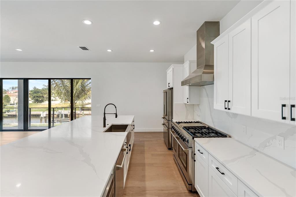 569 Bayview Drive Longboat Key, FL 34228 - Photo 44 of 89