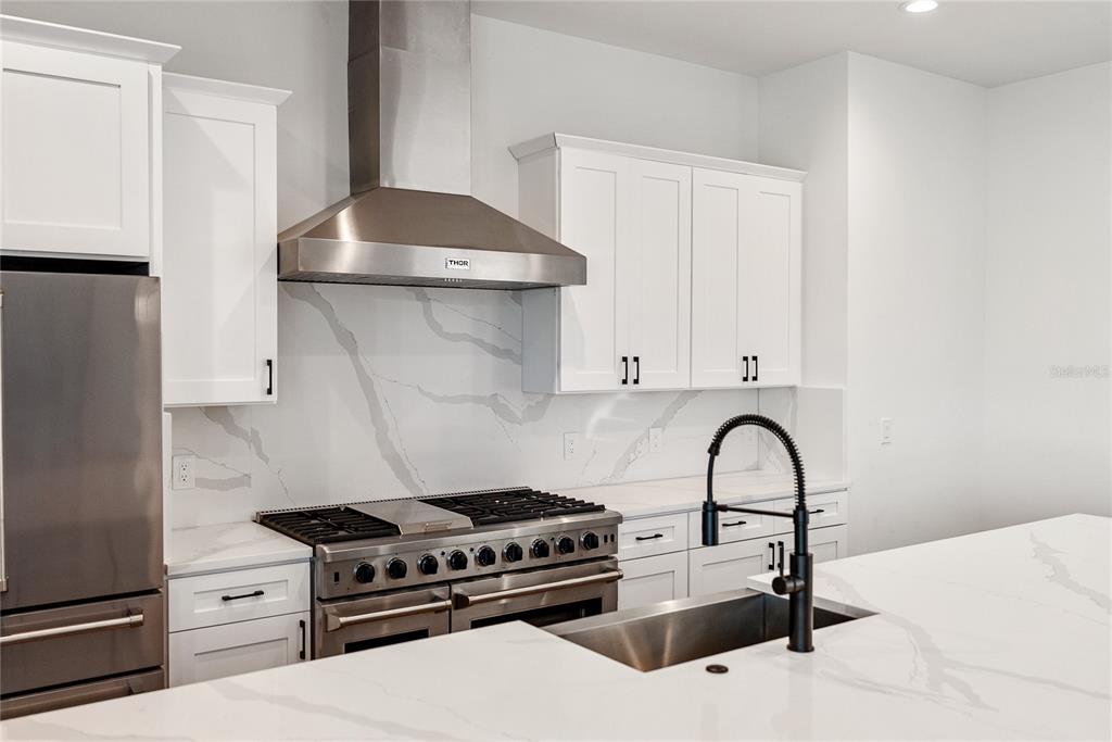 569 Bayview Drive Longboat Key, FL 34228 - Photo 45 of 89