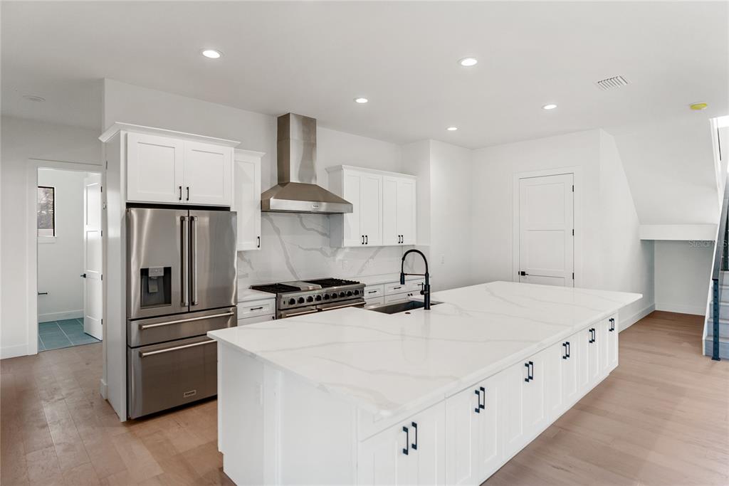 569 Bayview Drive Longboat Key, FL 34228 - Photo 46 of 89