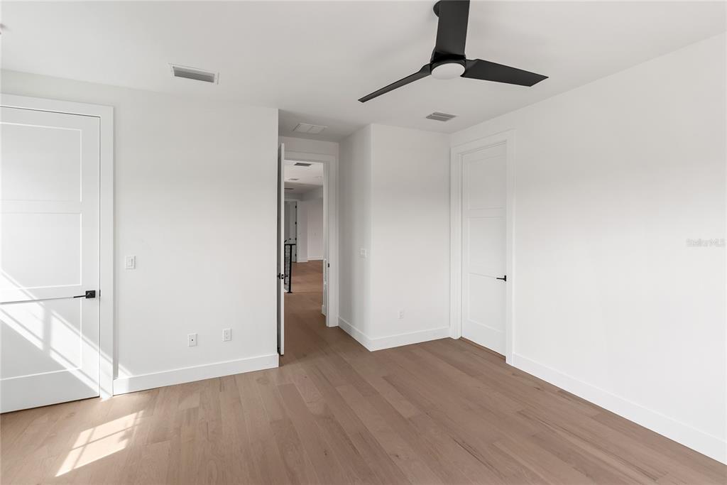 569 Bayview Drive Longboat Key, FL 34228 - Photo 57 of 89