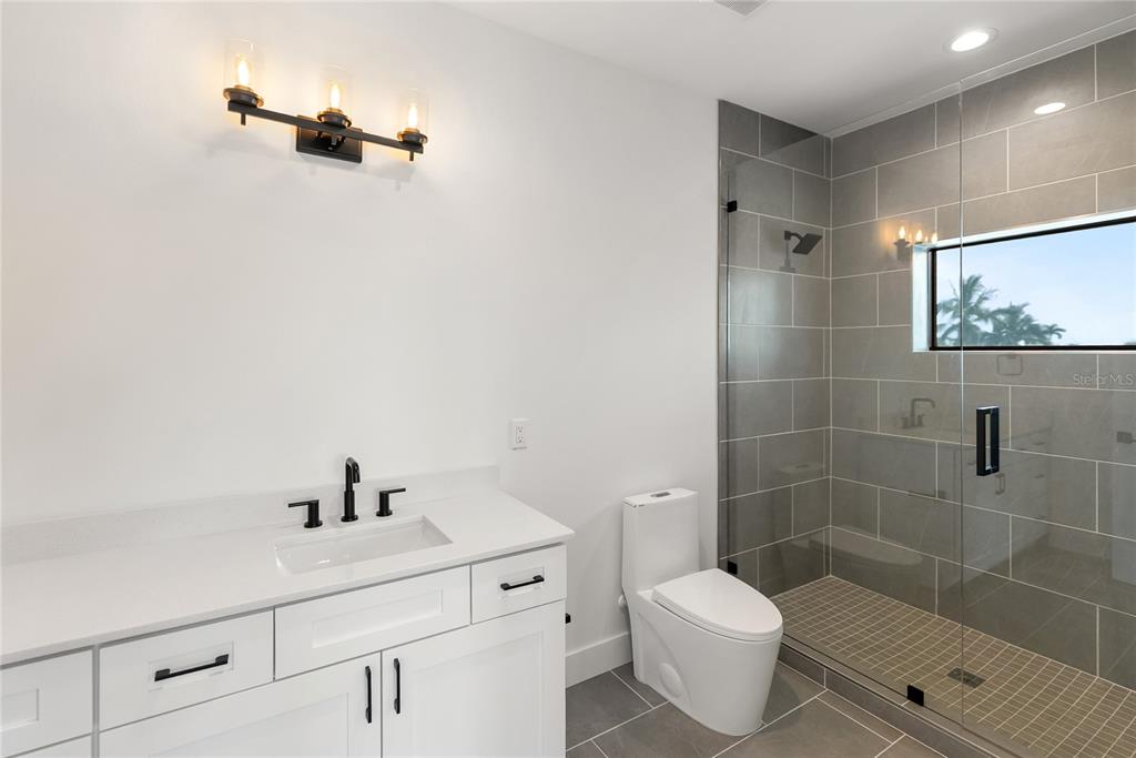 569 Bayview Drive Longboat Key, FL 34228 - Photo 58 of 89