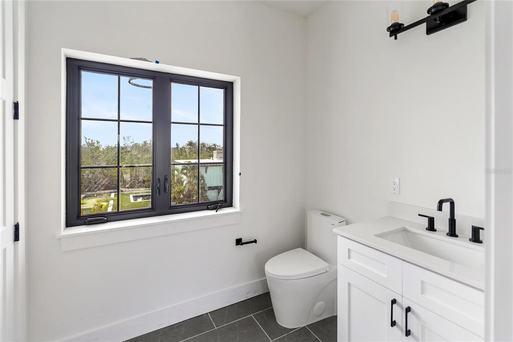 569 Bayview Drive Longboat Key, FL 34228 - Photo 60 of 89