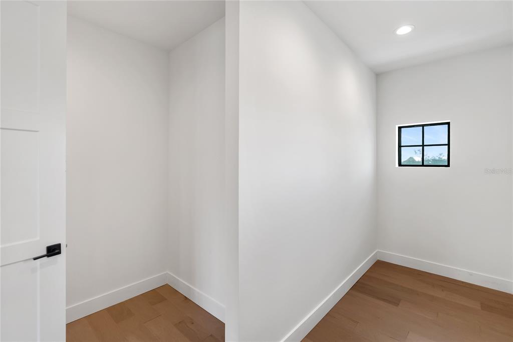 569 Bayview Drive Longboat Key, FL 34228 - Photo 63 of 89