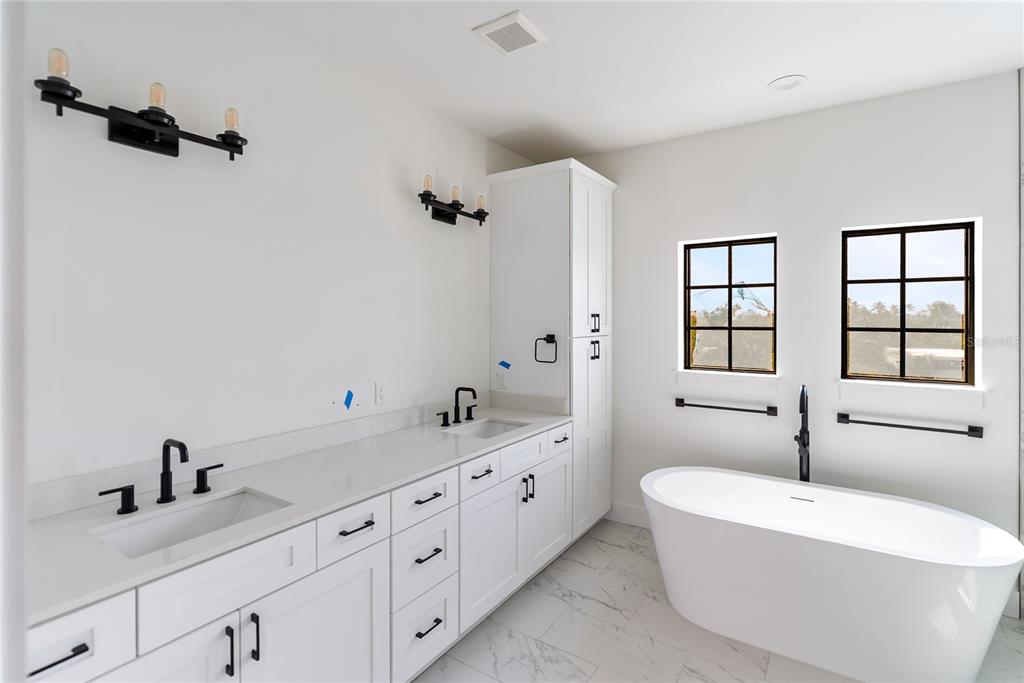 569 Bayview Drive Longboat Key, FL 34228 - Photo 65 of 89