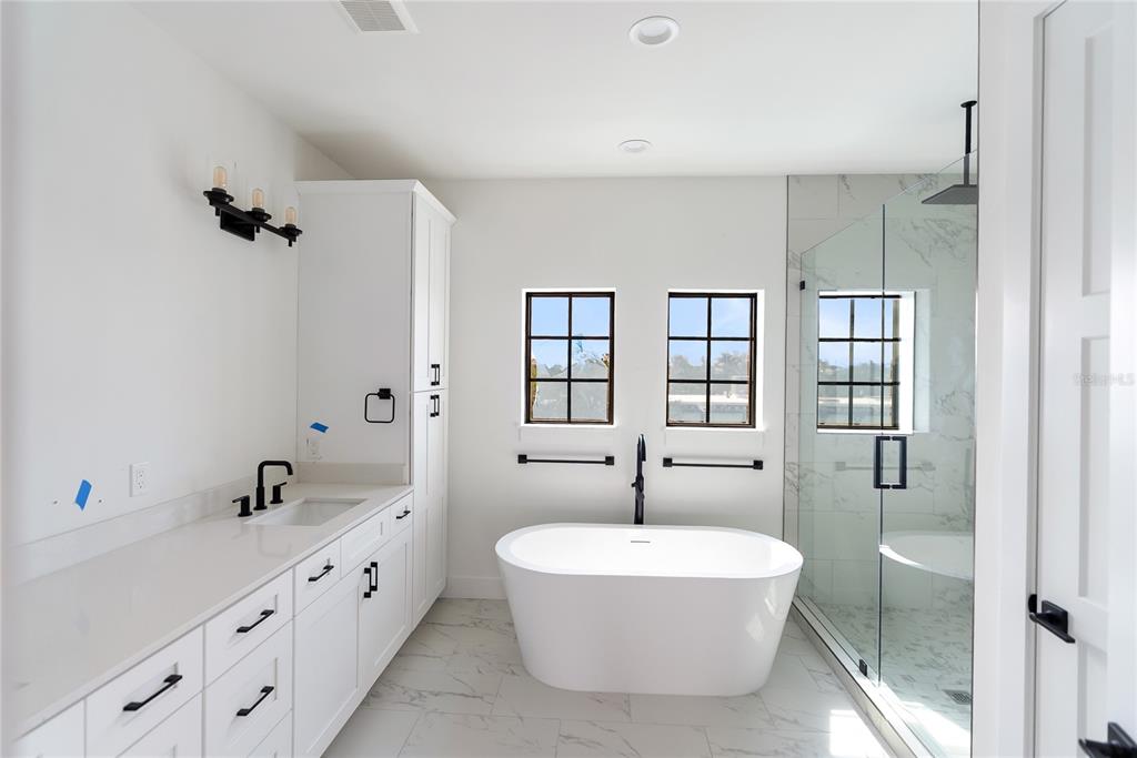 569 Bayview Drive Longboat Key, FL 34228 - Photo 66 of 89