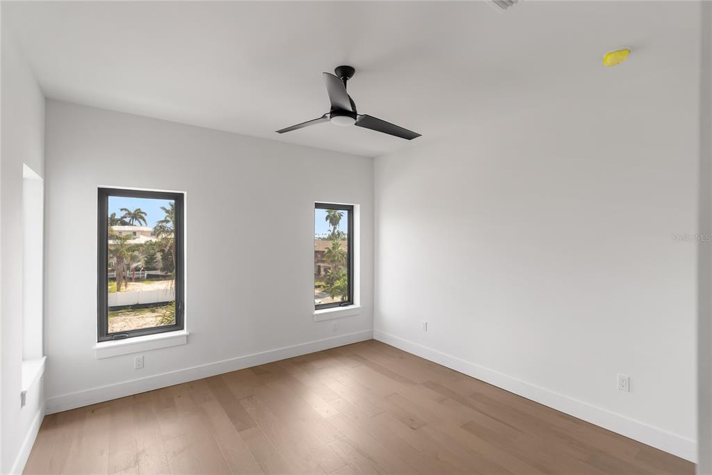 569 Bayview Drive Longboat Key, FL 34228 - Photo 73 of 89