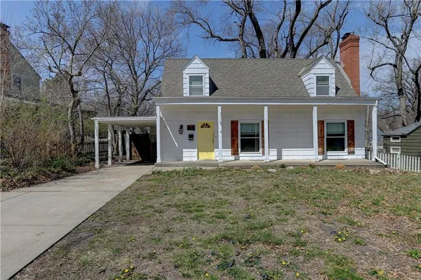 $334,900 | 5300 Sycamore Drive, Roeland Park, KS 66205
