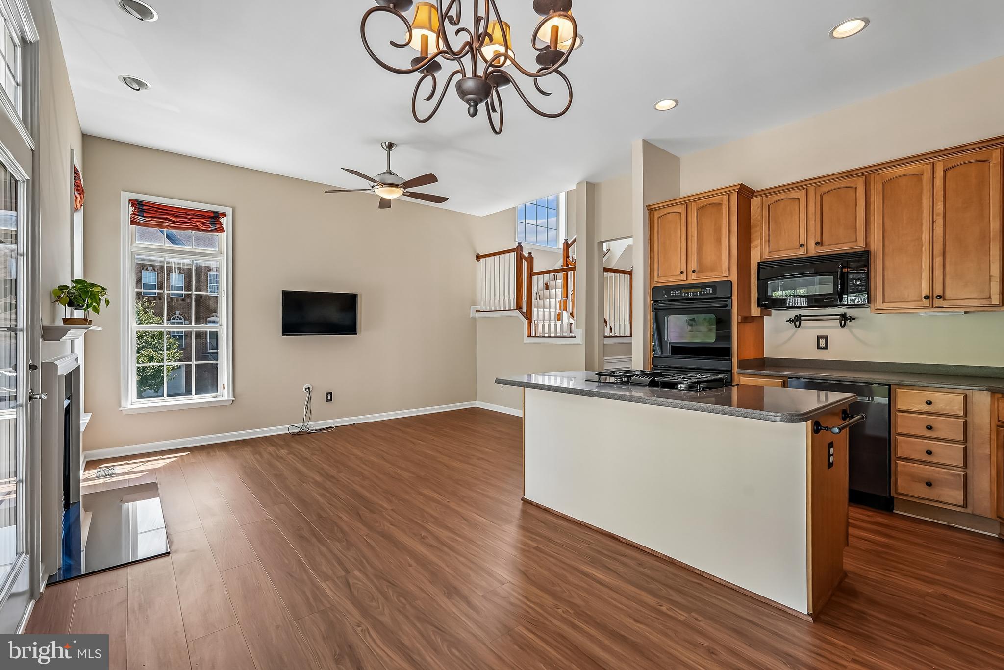 41935 Cinnabar Square Aldie, VA 20105 - Photo 14 of 39 Open Concept Kitchen