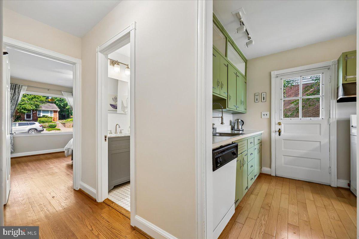 10404 Amherst Avenue Silver Spring, MD 20902 - Photo 14 of 49
