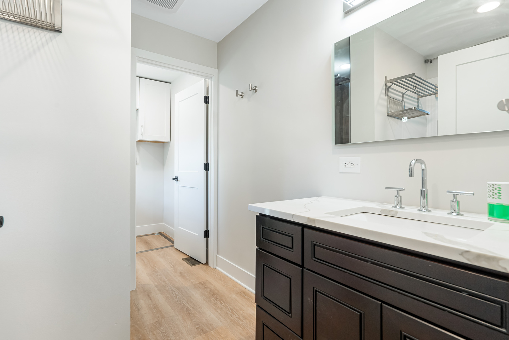 2008 Kirchoff Road Rolling Meadows, IL 60008 - Photo 11 of 13