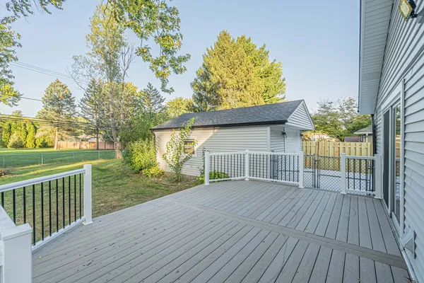 $2,900 | 2008 Kirchoff Road, Rolling Meadows, IL 60008