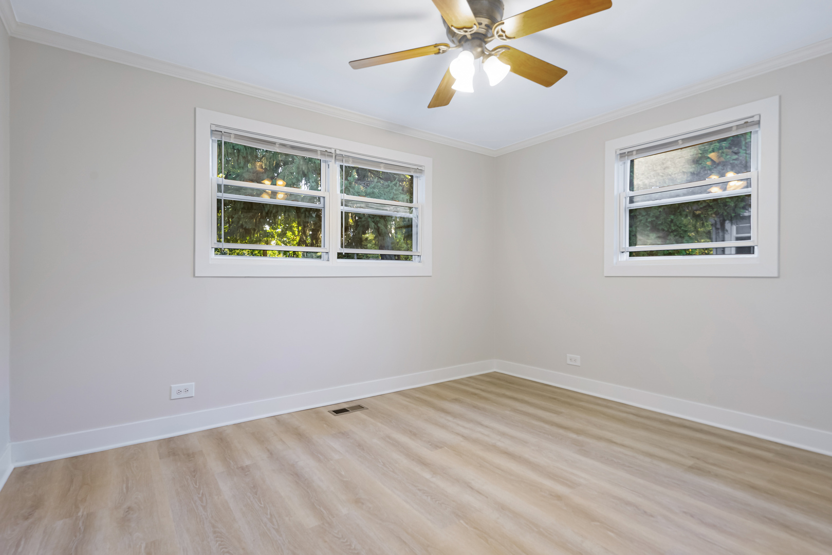 2008 Kirchoff Road Rolling Meadows, IL 60008 - Photo 9 of 13