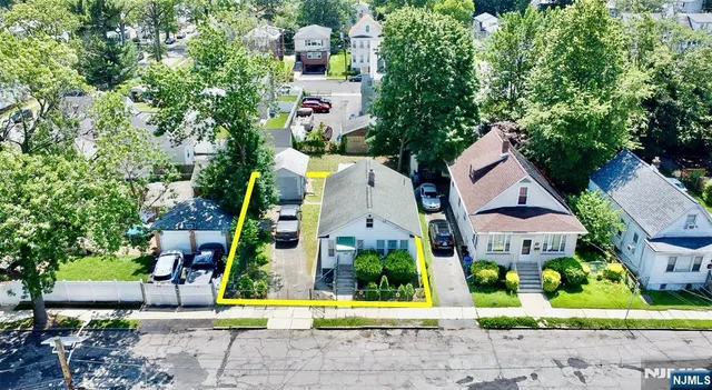 $375,000 | 10-12 Medbourne Avenue, Irvington, NJ 07111