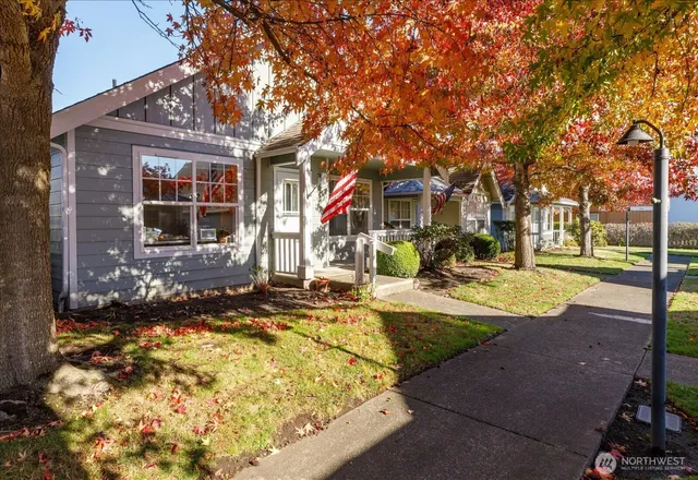 $315,000 | 161 West Whidbey Avenue, Unit 5, Oak Harbor, WA 98277