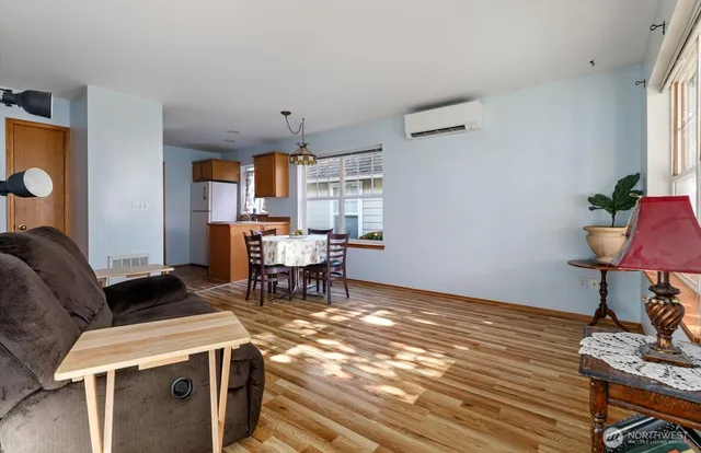 $315,000 | 161 West Whidbey Avenue, Unit 5, Oak Harbor, WA 98277