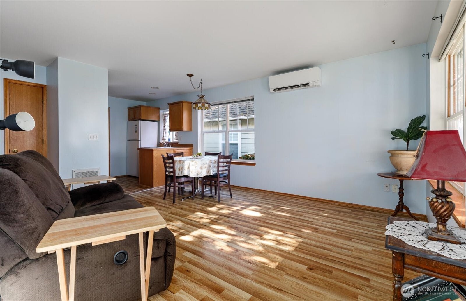 161 West Whidbey Avenue, Unit 5 Oak Harbor, WA 98277 - Photo 15 of 32 a living room with furniture and a wooden floor