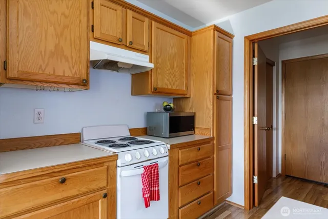 $315,000 | 161 West Whidbey Avenue, Unit 5, Oak Harbor, WA 98277