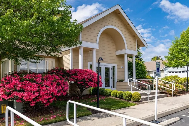 $315,000 | 161 West Whidbey Avenue, Unit 5, Oak Harbor, WA 98277