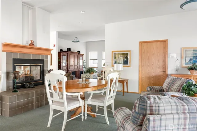 $315,000 | 161 West Whidbey Avenue, Unit 5, Oak Harbor, WA 98277